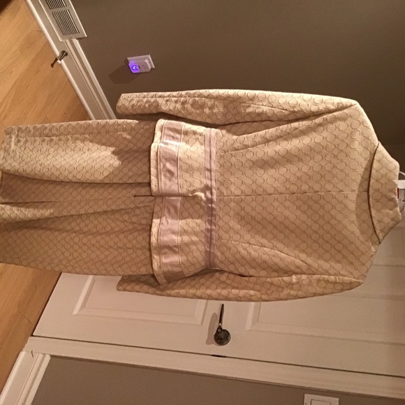 Classic dress with matching jacket - Picture 3 of 7